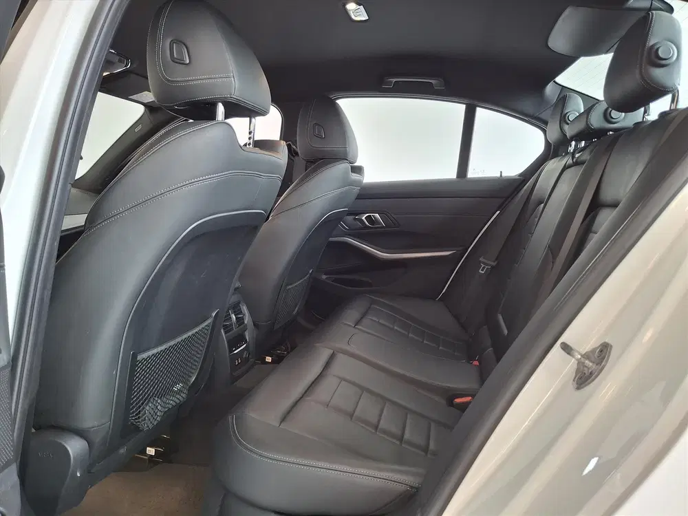 BMW 3-serie 330e eDrive Edition 292 pk LED LMV WINTERP uit 2020, foto 8