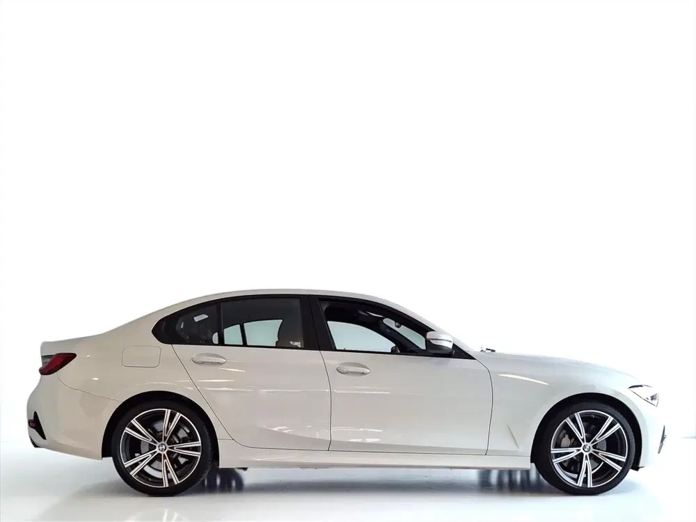 BMW 3-serie 330e eDrive Edition 292 pk LED LMV WINTERP uit 2020, foto 9
