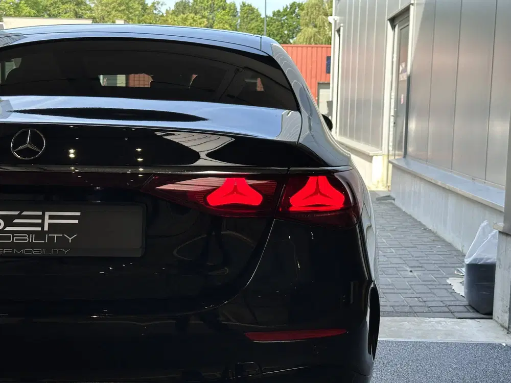 Mercedes-Benz E-Klasse 300 e AMG Line BTW uit 2024, foto 11