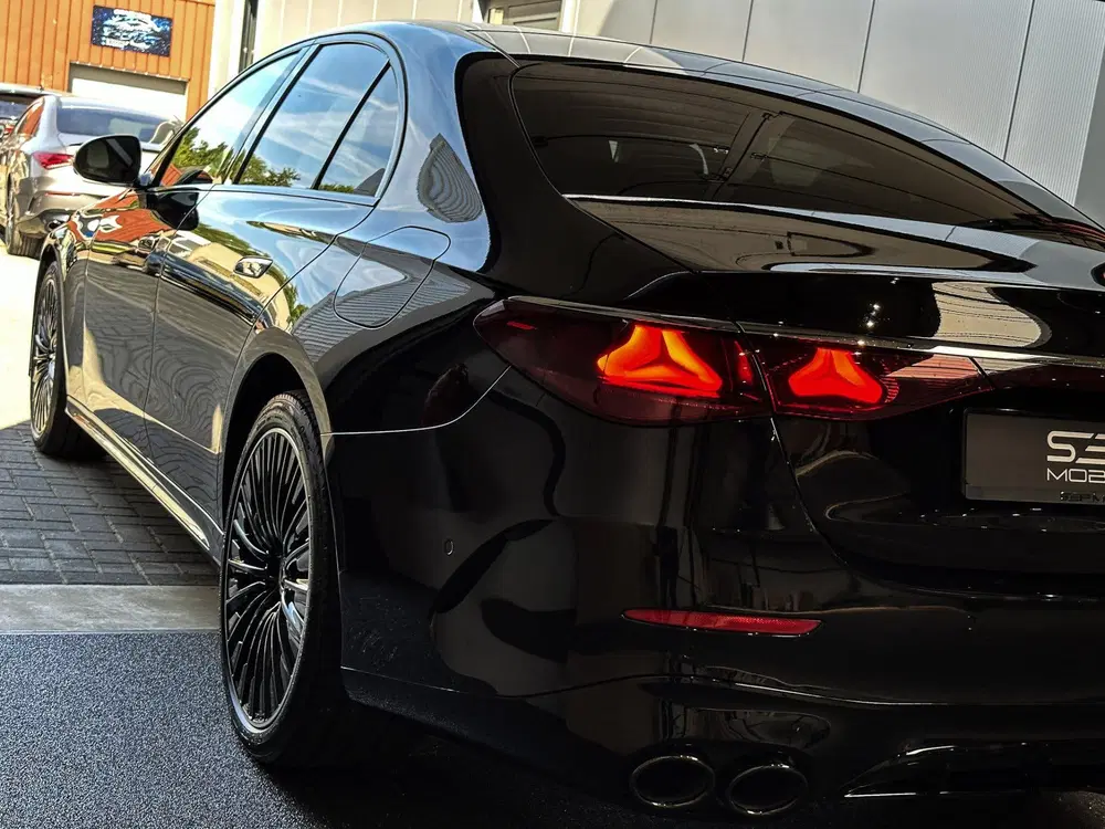 Mercedes-Benz E-Klasse 300 e AMG Line BTW uit 2024, foto 12