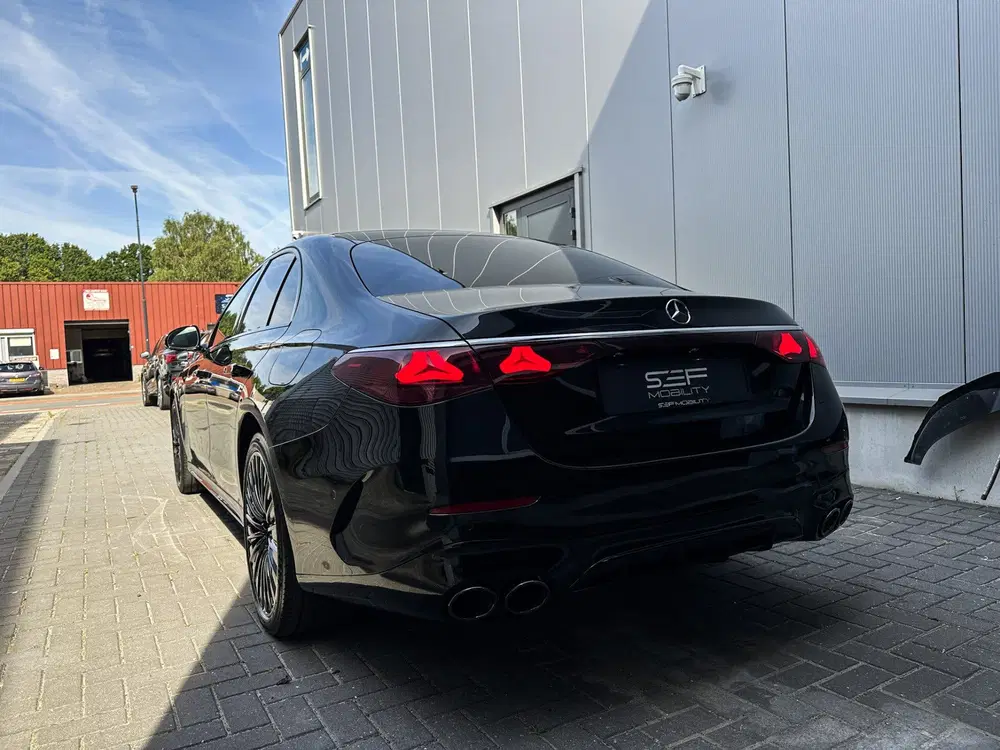 Mercedes-Benz E-Klasse 300 e AMG Line BTW uit 2024, foto 3