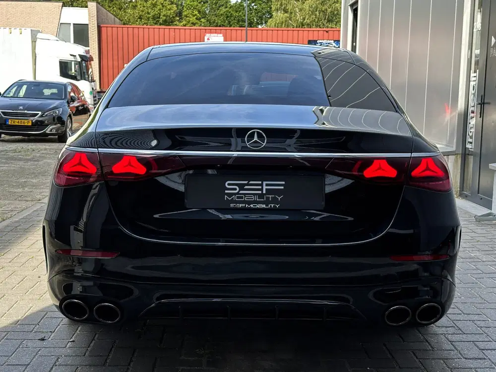 Mercedes-Benz E-Klasse 300 e AMG Line BTW uit 2024, foto 4