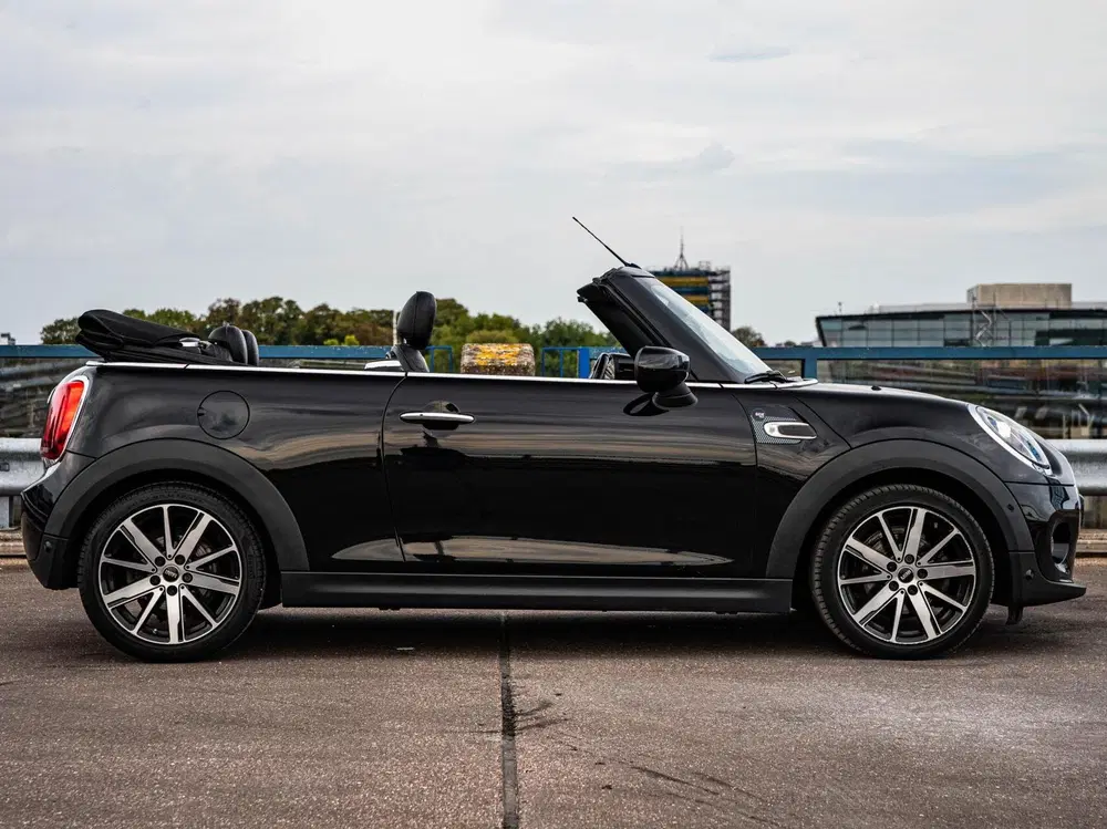 Mini Cabrio 1.5 Cooper Sidewalk Edition uit 2021, foto 10