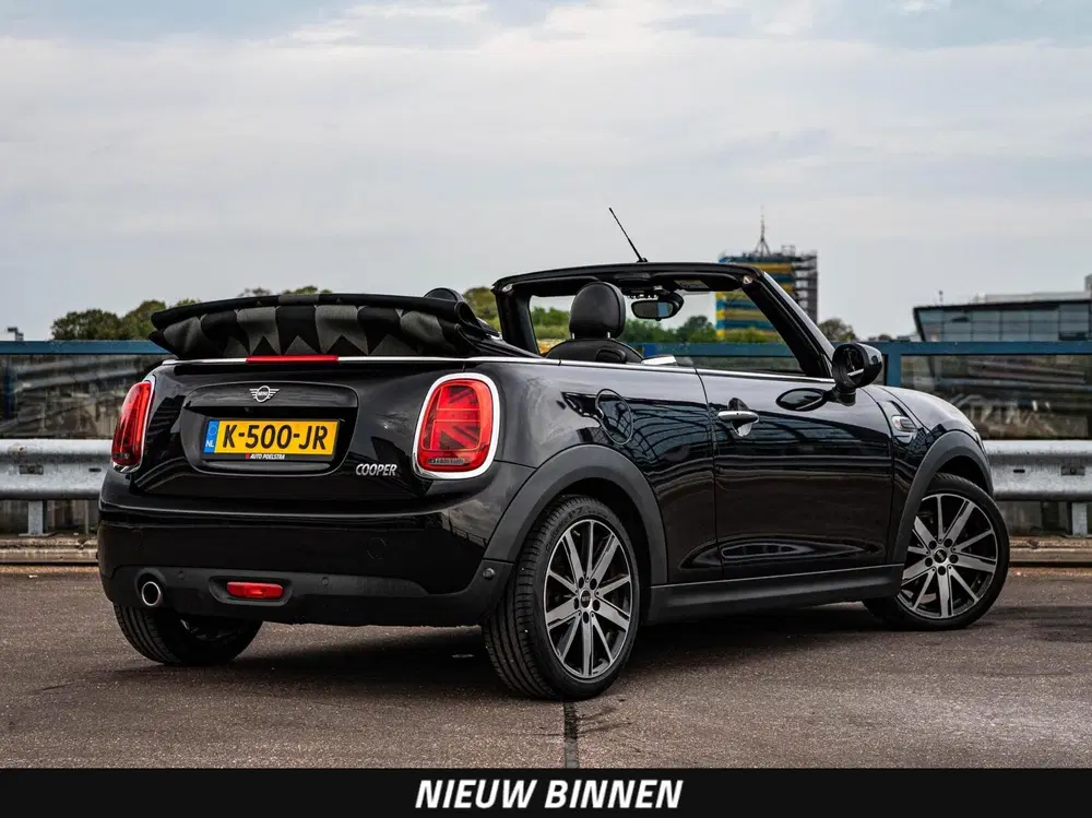 Mini Cabrio 1.5 Cooper Sidewalk Edition uit 2021, foto 3