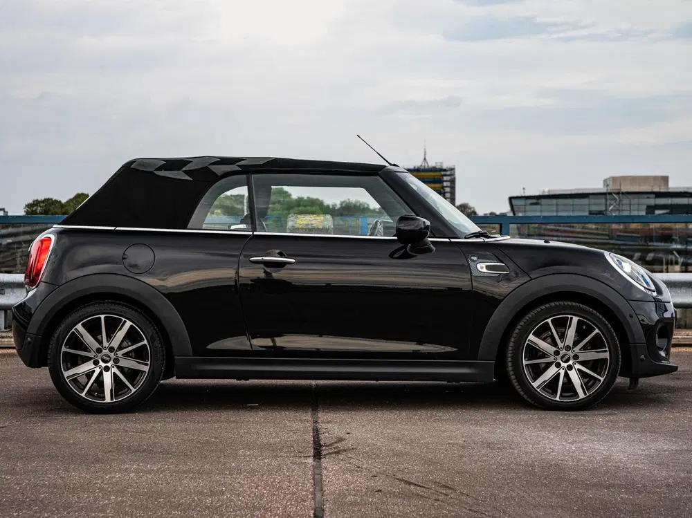 Mini Cabrio 1.5 Cooper Sidewalk Edition uit 2021, foto 9