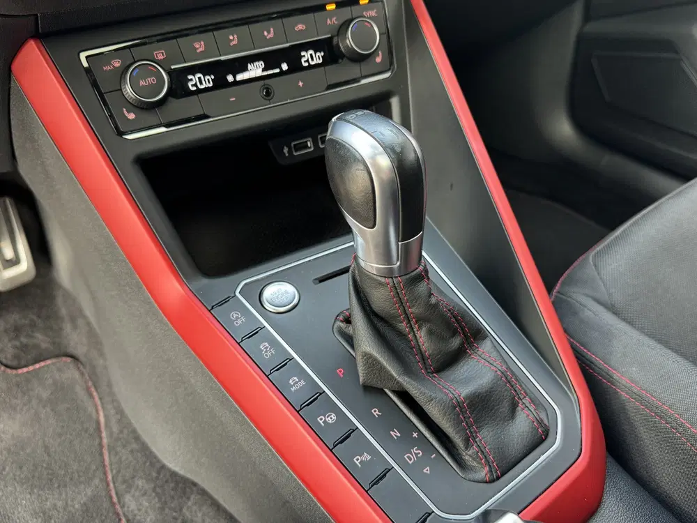 Volkswagen Polo GTI 2.0 TSI 200pk DSG uit 2019, foto 13
