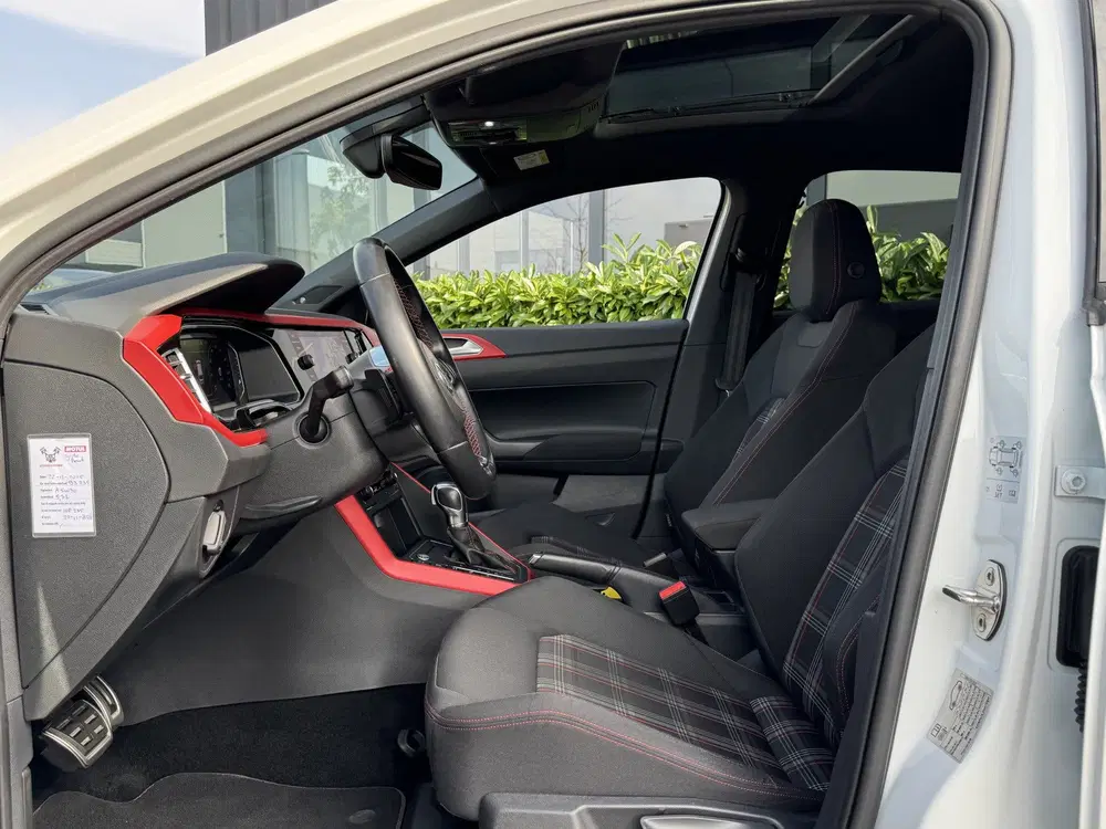 Volkswagen Polo GTI 2.0 TSI 200pk DSG uit 2019, foto 7