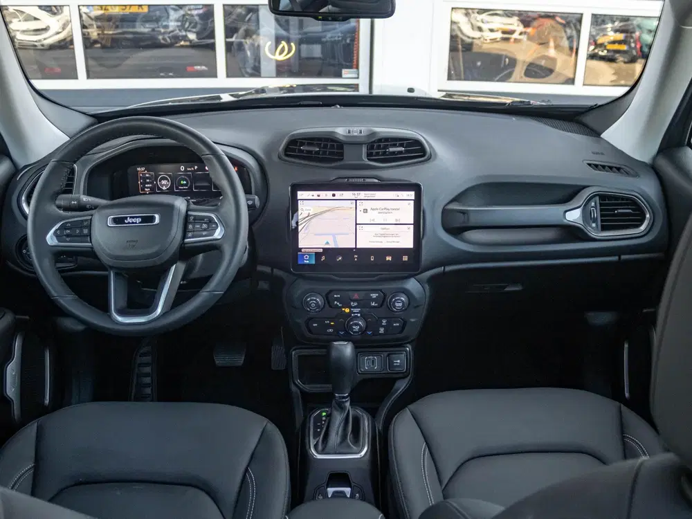 Jeep Renegade 1.5T e-Hybrid Summit uit 2024, foto 9