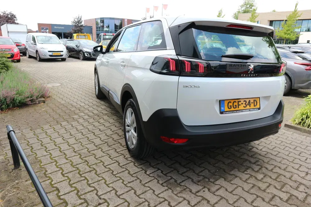 Peugeot 5008 1.2 PureTech Active AUTOMAAT 7ZITS CAMERA uit 2021, foto 3