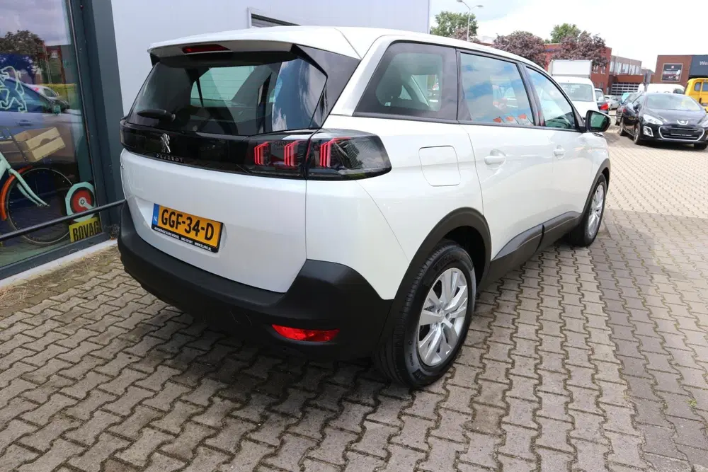 Peugeot 5008 1.2 PureTech Active AUTOMAAT 7ZITS CAMERA uit 2021, foto 4