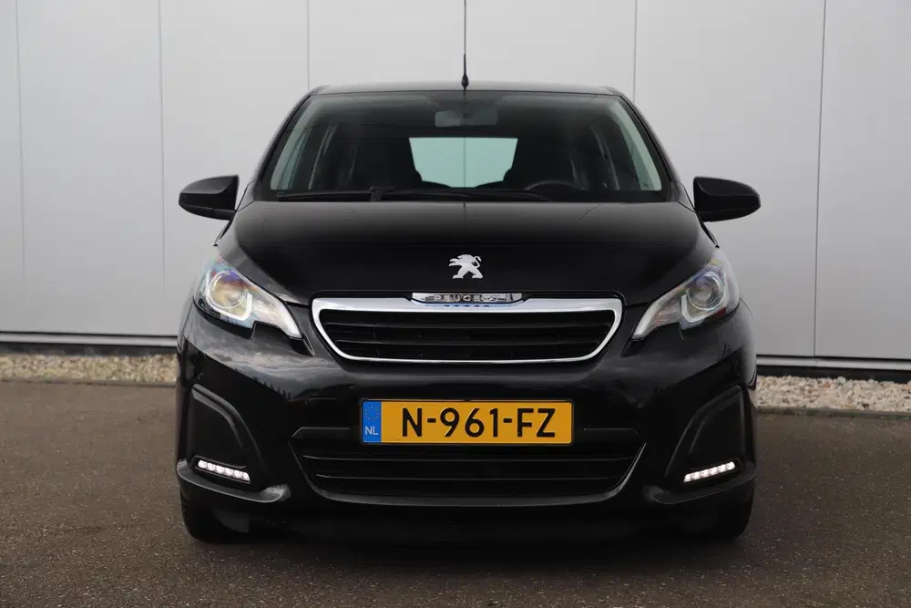 Peugeot 108 1.0 e-VTi Active Radio Bluetooth Airco Ele uit 2021, foto 3