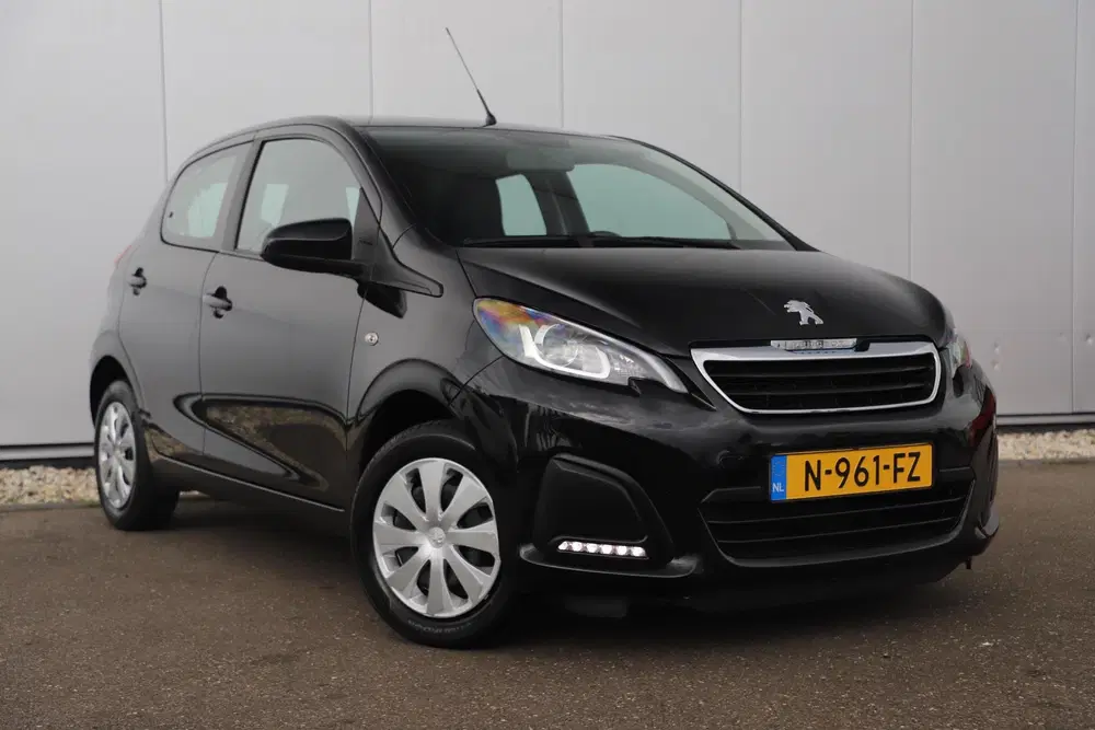Peugeot 108 1.0 e-VTi Active Radio Bluetooth Airco Ele uit 2021, foto 4