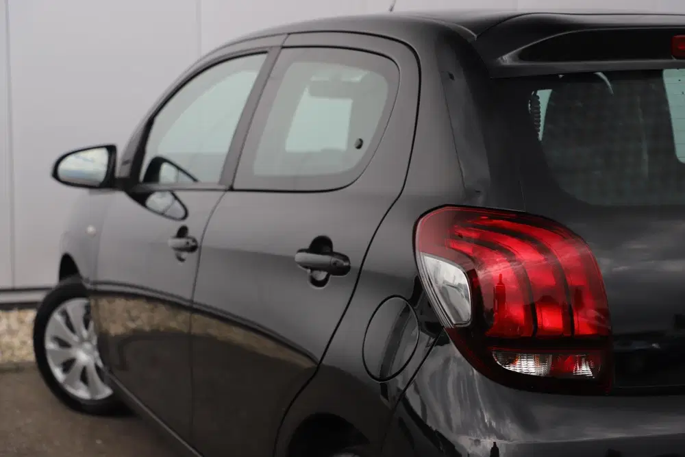 Peugeot 108 1.0 e-VTi Active Radio Bluetooth Airco Ele uit 2021, foto 7