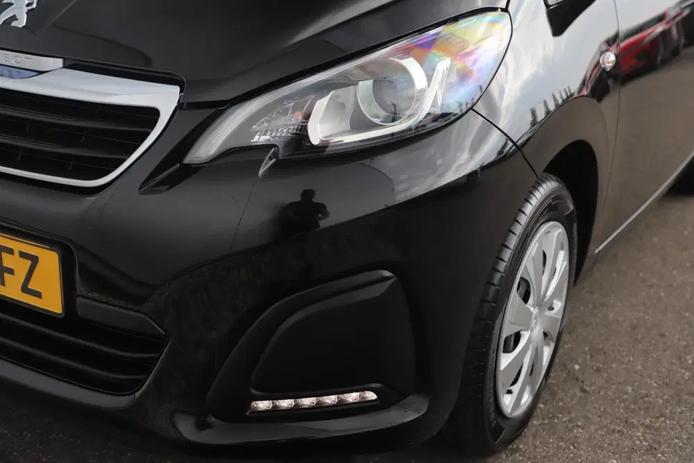 Peugeot 108 1.0 e-VTi Active Radio Bluetooth Airco Ele uit 2021, foto 9