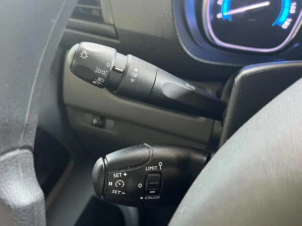 Opel Vivaro elektrisch rijden – taxi klaar – lag uit 2022, foto 13