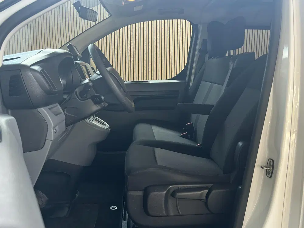 Opel Vivaro elektrisch rijden – taxi klaar – lag uit 2022, foto 9