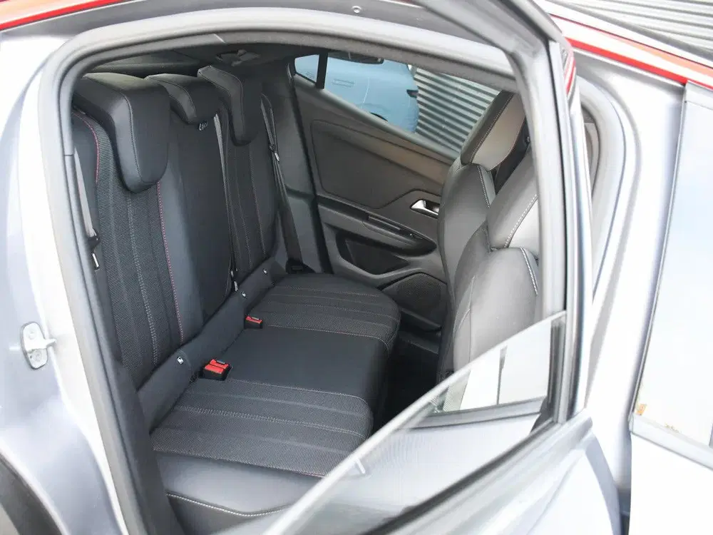 Opel Mokka Electric Level 4 GS 50 kWh 136pk Automaat uit 2023, foto 12