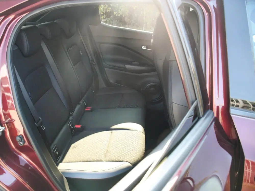 Nissan Juke N-Connecta 1.0 DIG-T 114pk 100% NISSAN OND uit 2023, foto 12