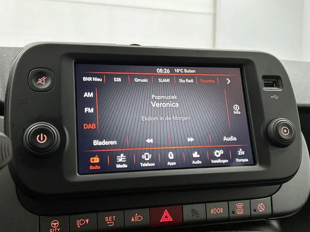 Fiat Panda 1.0 70pk Hybrid Cross uit 2021, foto 15