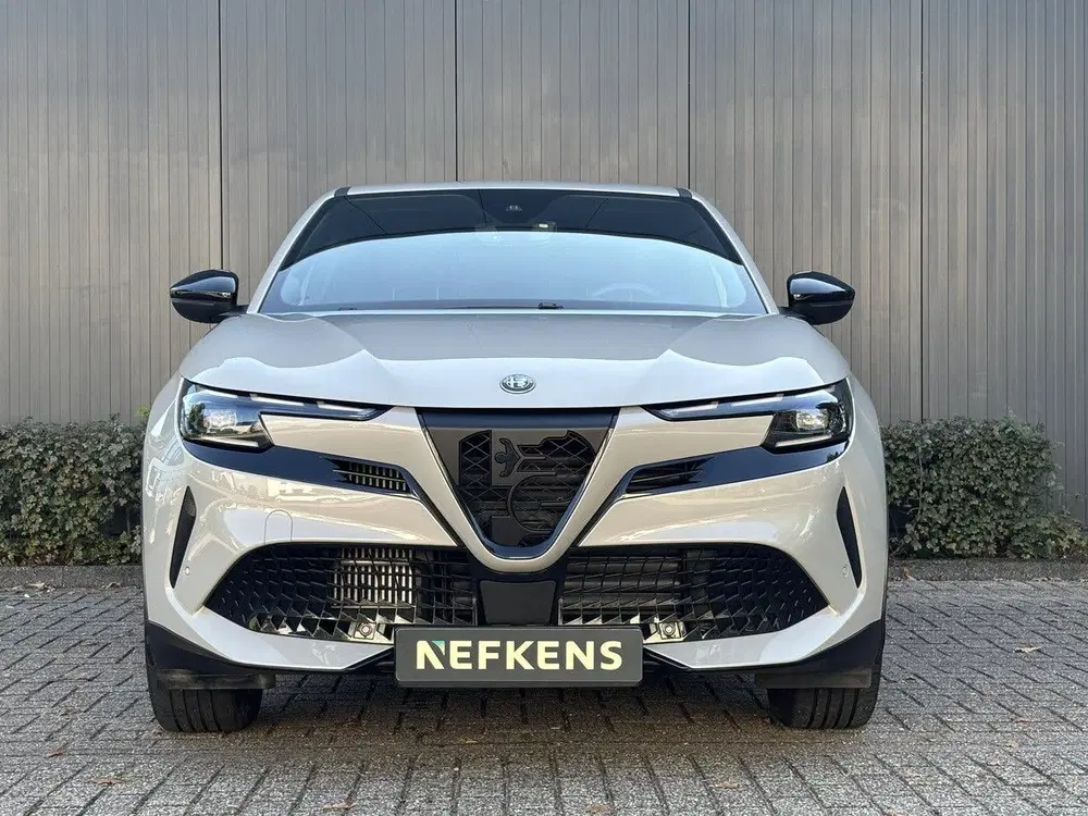 Alfa Romeo Junior 145pk Hybrid Ibrida Speciale Automaat uit 2025, foto 2