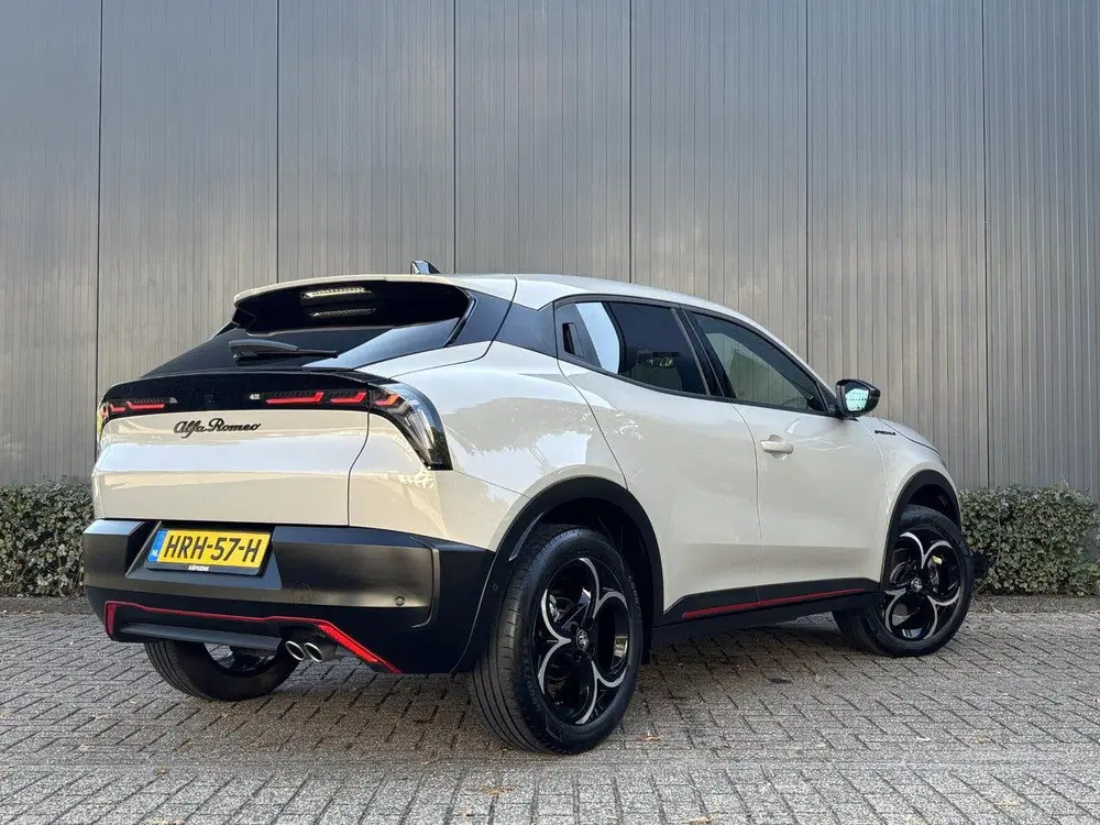 Alfa Romeo Junior 145pk Hybrid Ibrida Speciale Automaat uit 2025, foto 3