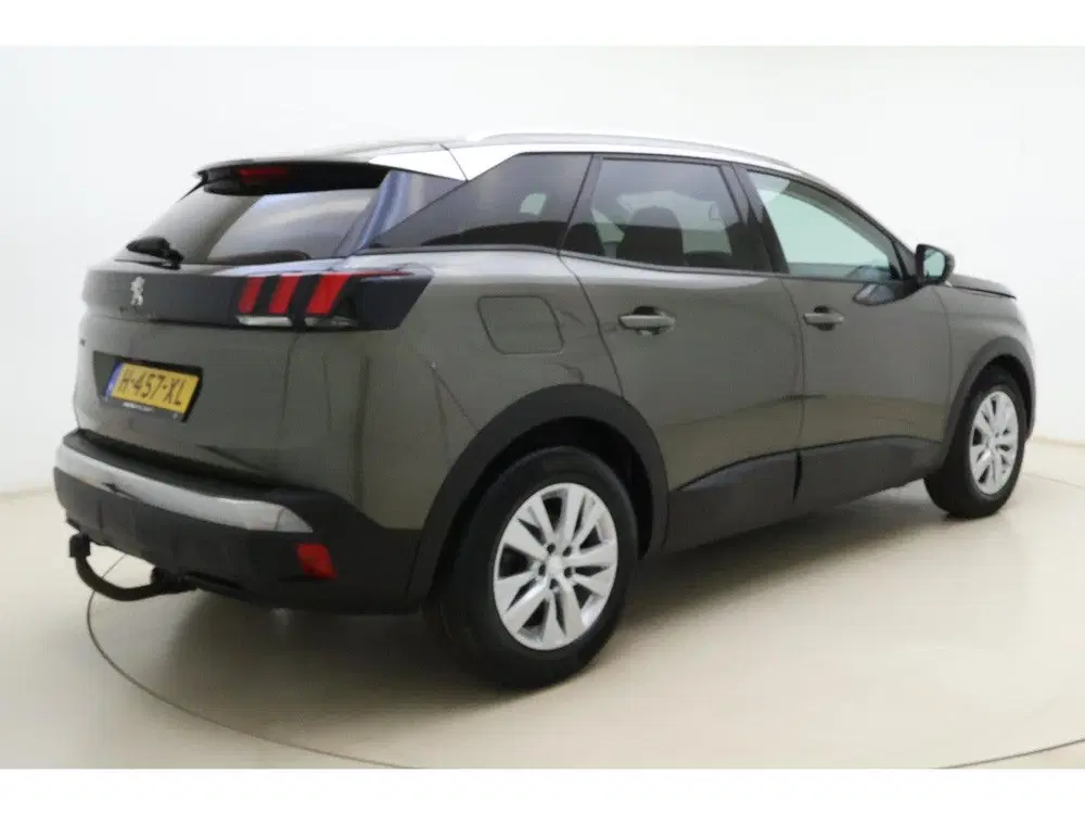 Peugeot 3008 1.2 PureTech Blue Lease Executive Navigati uit 2020, foto 2