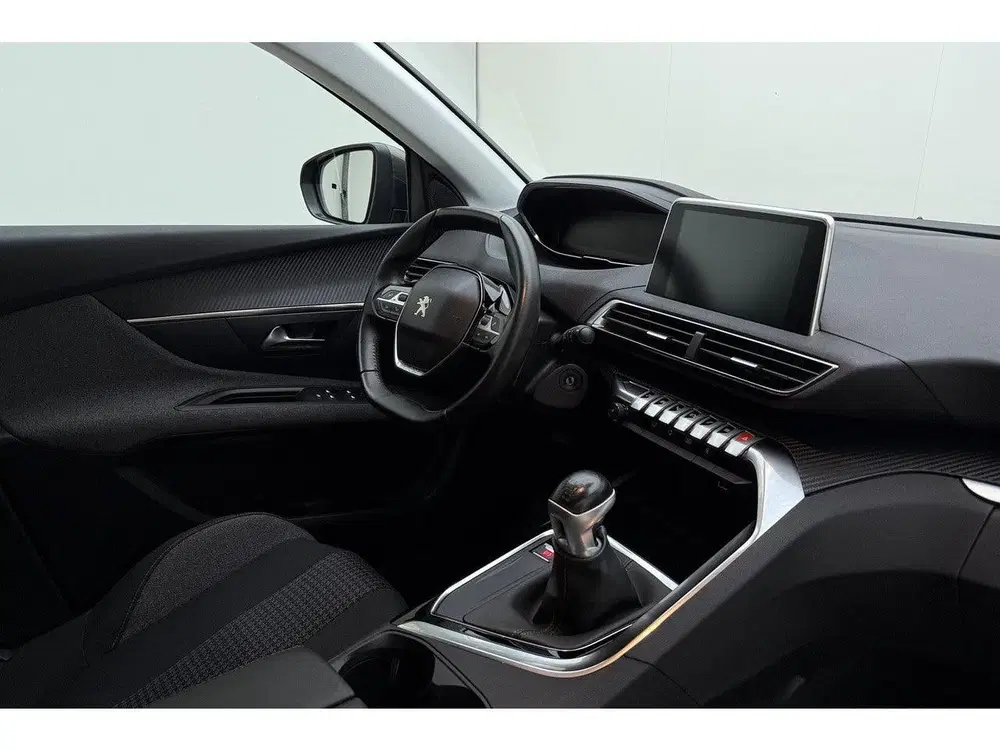 Peugeot 3008 1.2 PureTech Blue Lease Executive Navigati uit 2020, foto 3