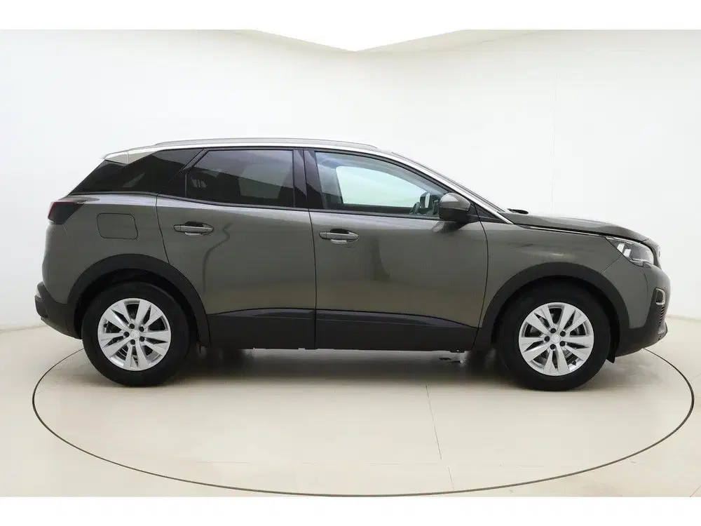 Peugeot 3008 1.2 PureTech Blue Lease Executive Navigati uit 2020, foto 7