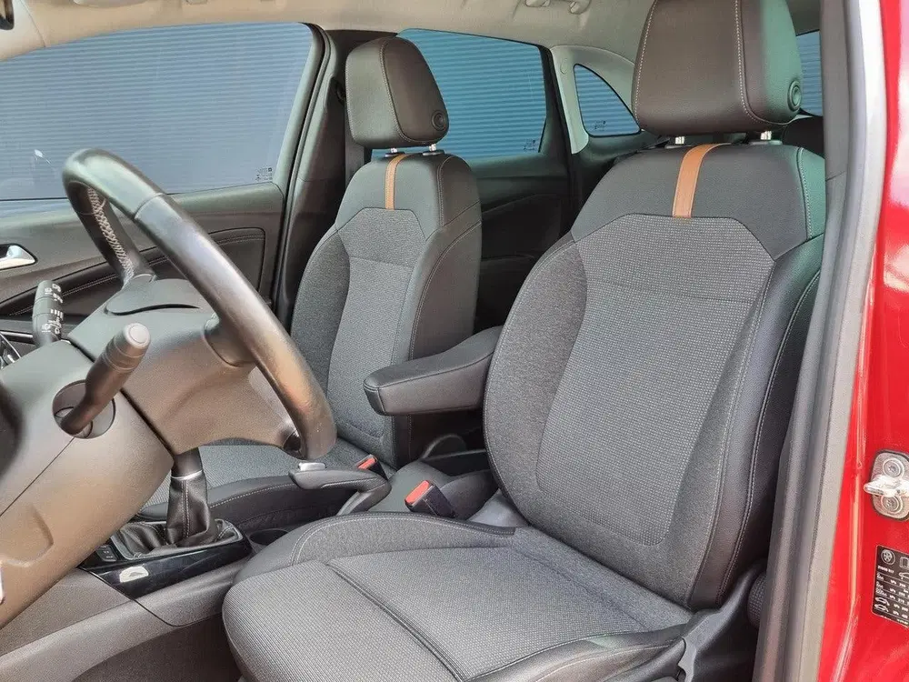 Opel Crossland 1.2 Edition uit 2021, foto 10