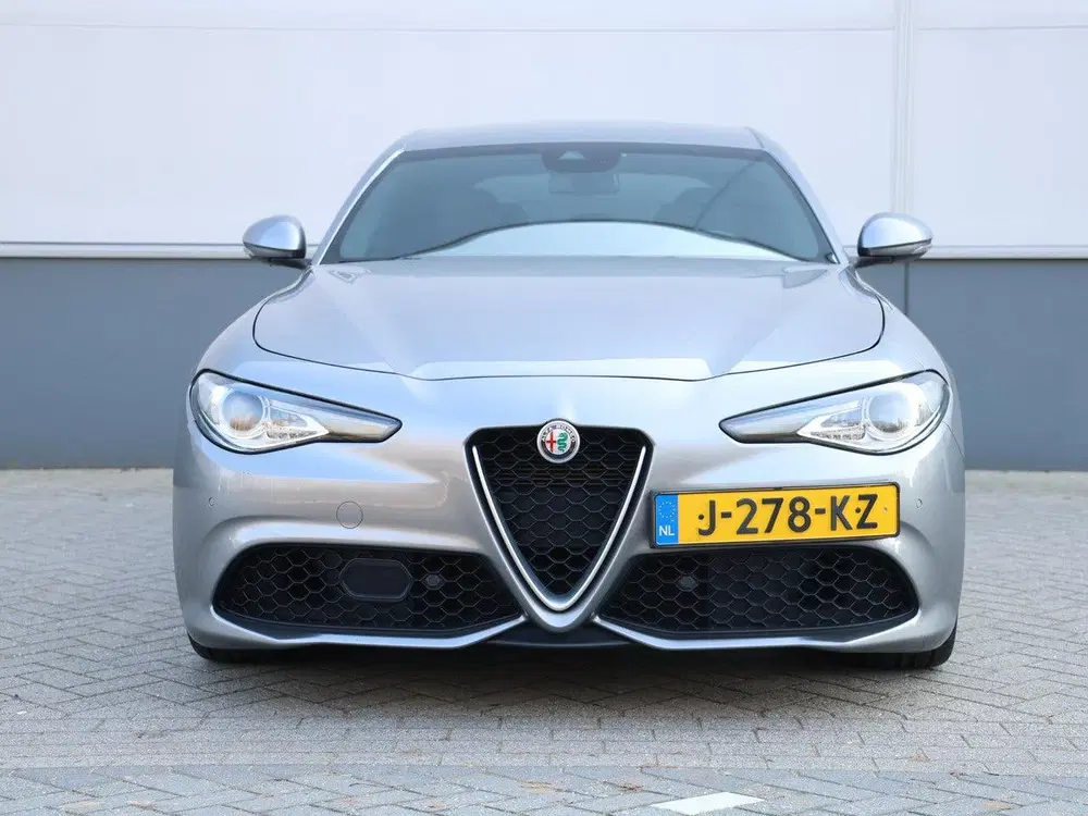 Alfa Romeo Giulia 200pk Super Automaat uit 2020, foto 5