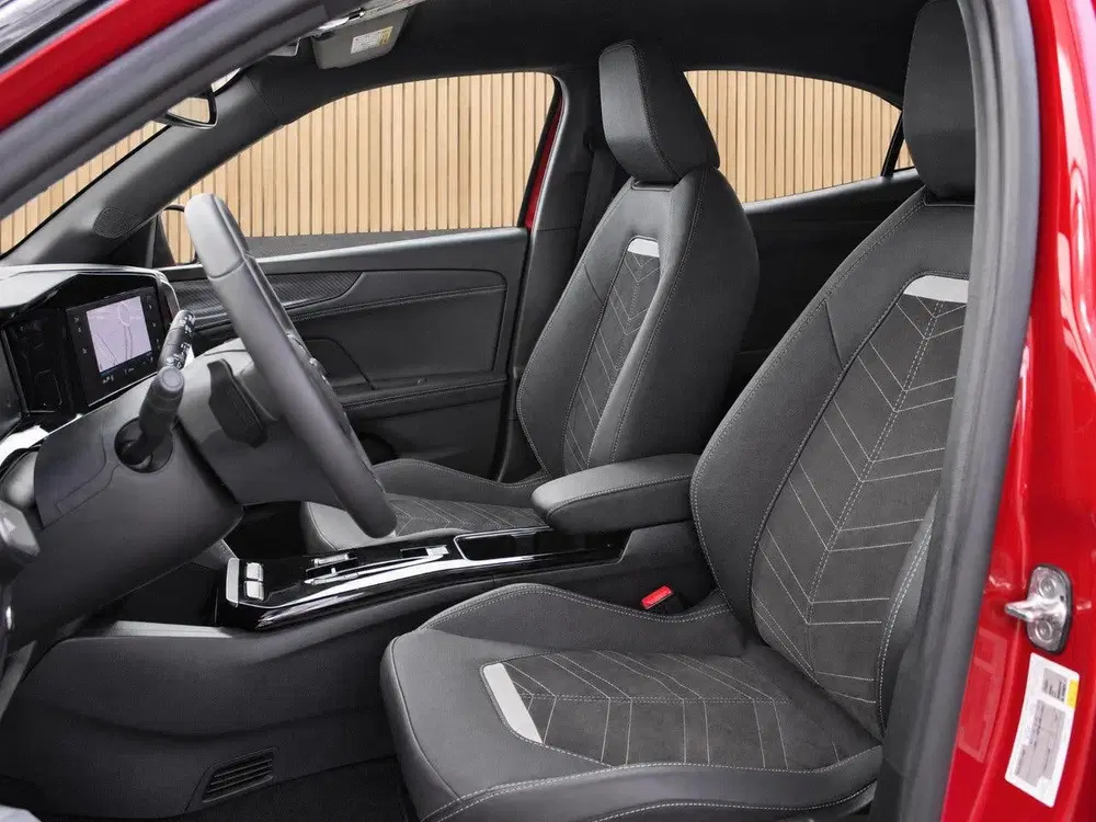 Opel Mokka 1.2 Turbo Hybrid GS uit 2024, foto 3
