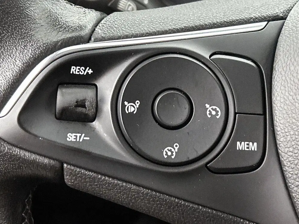 Opel Crossland 1.2 Edition uit 2022, foto 15