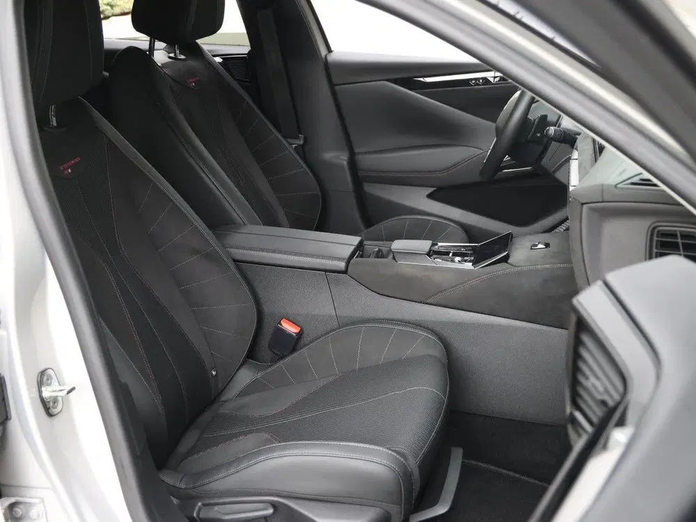 DS Automobiles DS 4 DS DS 4 1.2 130pk Automaat Performance Lin uit 2023, foto 10