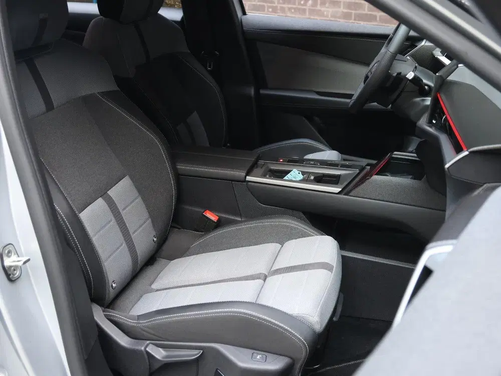 Opel Grandland GS 145pk Hybrid uit 2025, foto 6