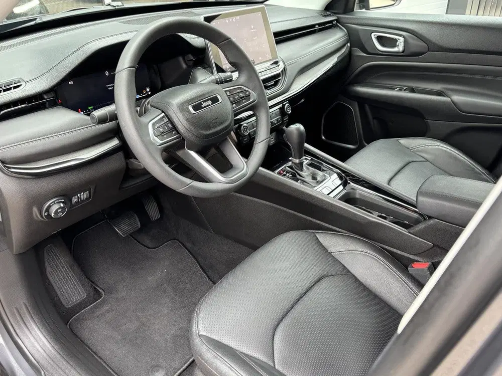 Jeep Compass 130pk e-Hybrid Summit uit 2025, foto 10