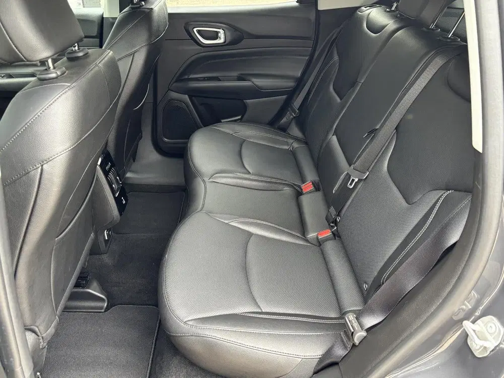 Jeep Compass 130pk e-Hybrid Summit uit 2025, foto 13