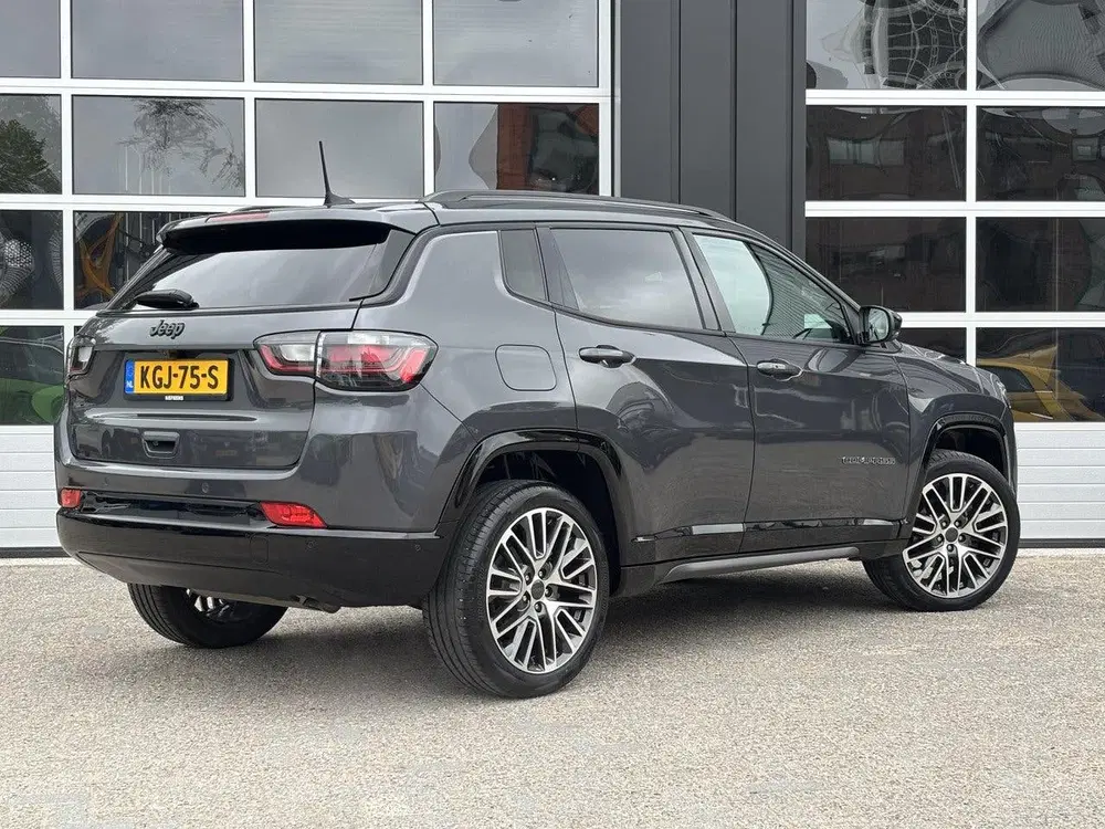 Jeep Compass 130pk e-Hybrid Summit uit 2025, foto 3