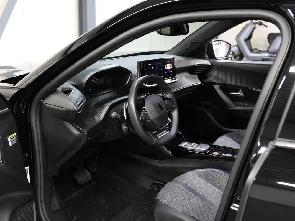 Peugeot 2008 1.2 Hybrid 136PK Allure uit 2025, foto 11