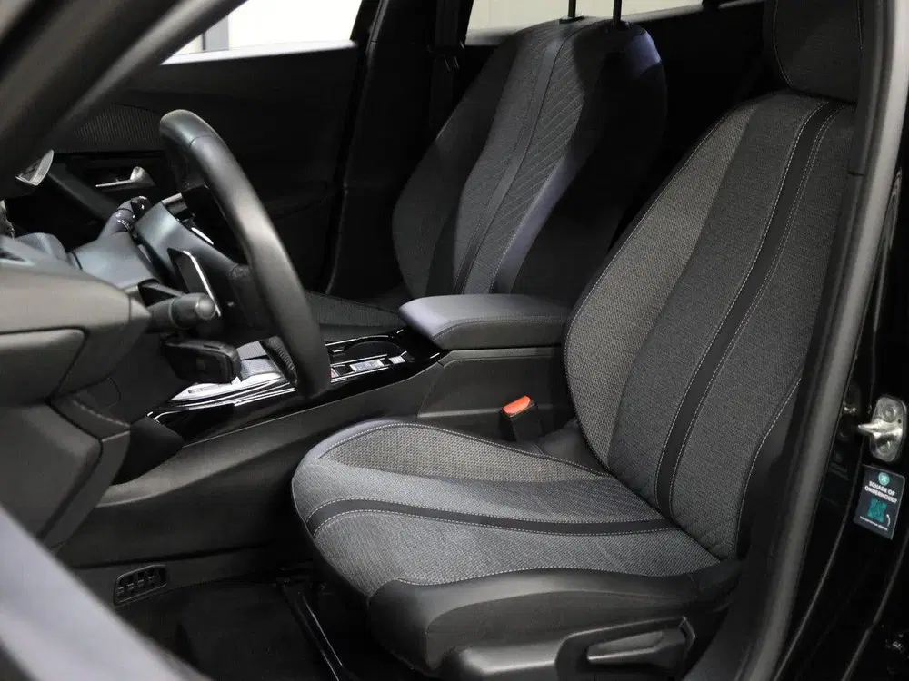 Peugeot 2008 1.2 Hybrid 136PK Allure uit 2025, foto 12