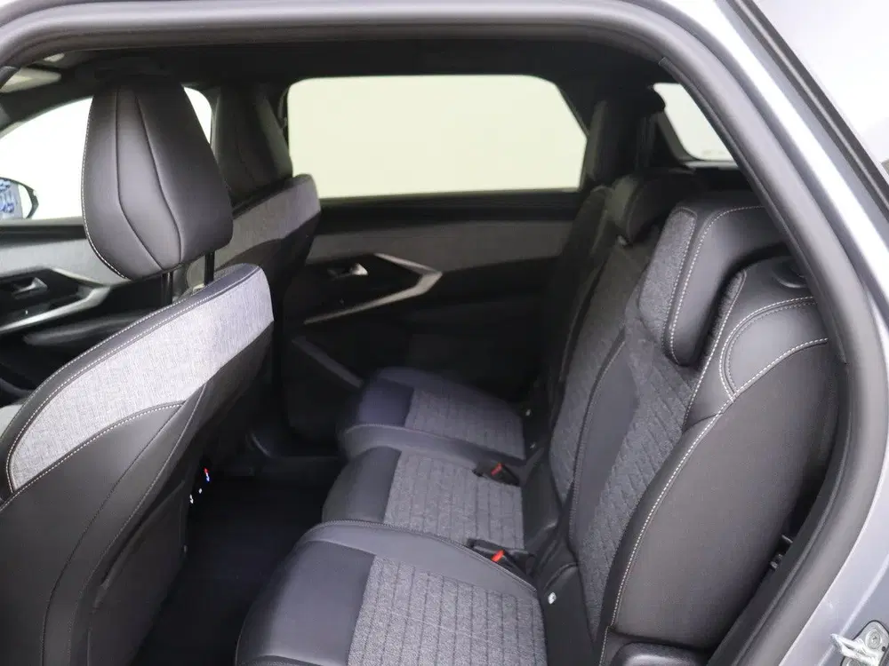 Peugeot 5008 1.2 Hybrid 145 Allure uit 2025, foto 12
