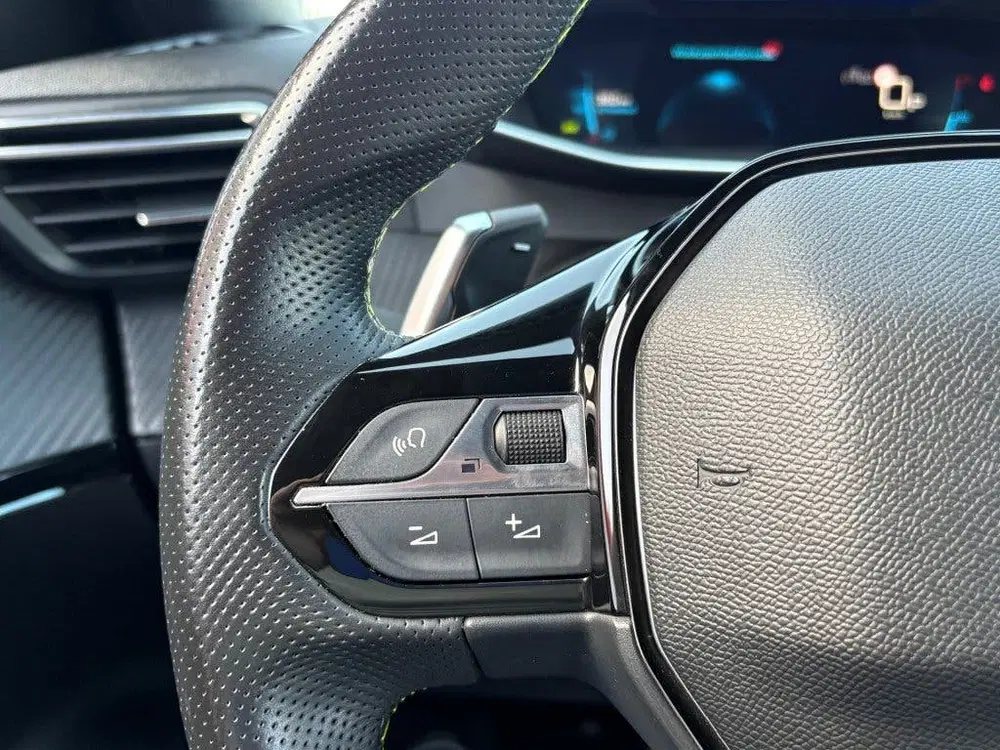 Peugeot 2008 1.2 PURETECH GT AUT. 130PK LED NAVI CAMERA uit 2022, foto 14
