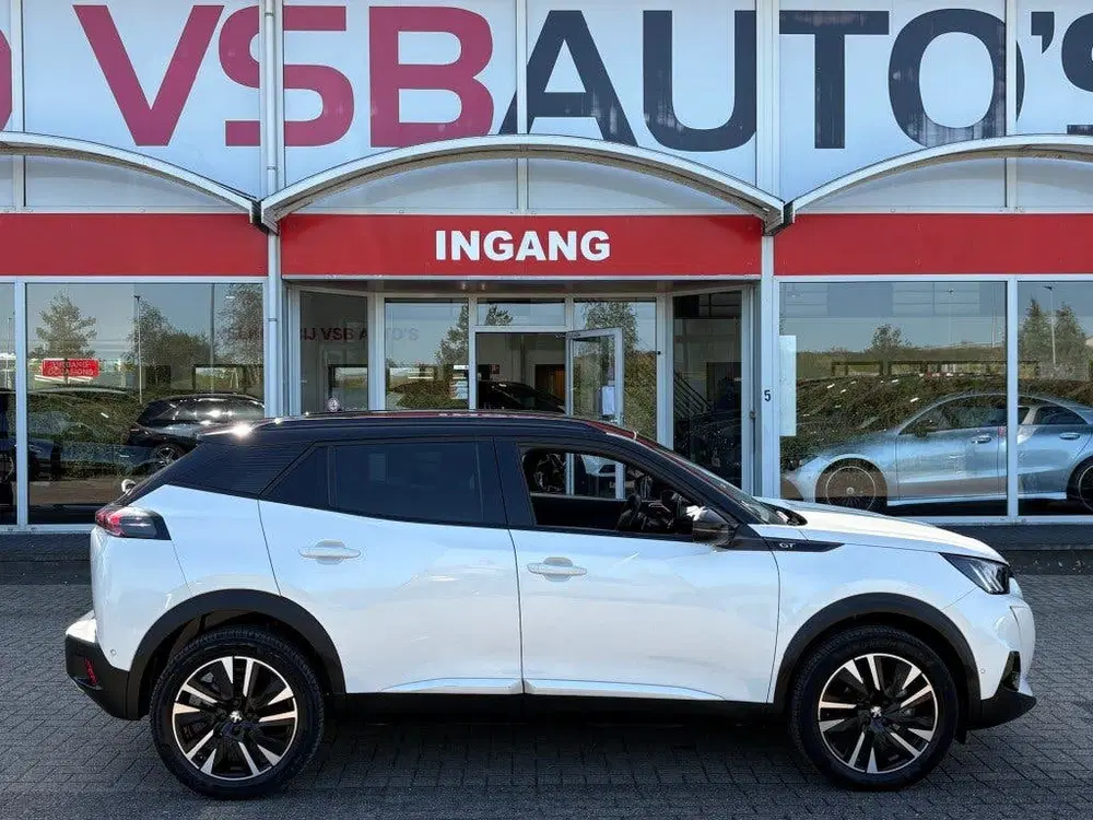 Peugeot 2008 1.2 PURETECH GT AUT. 130PK LED NAVI CAMERA uit 2022, foto 4