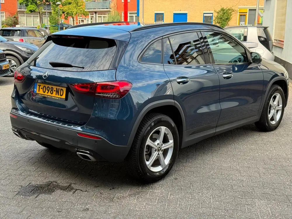 Mercedes-Benz GLA 200 Luxury Line uit 2023, foto 11