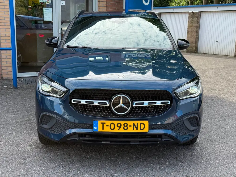 Mercedes-Benz GLA 200 Luxury Line uit 2023, foto 14