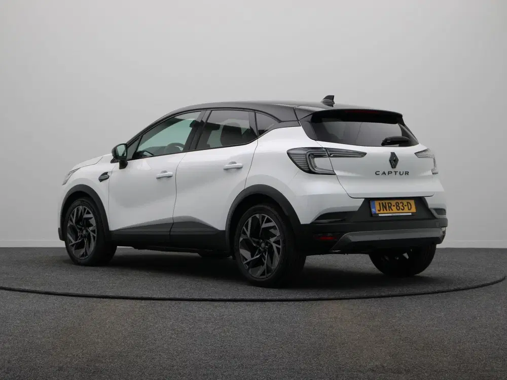 Renault Captur mild hybrid 160pk esprit Alpine uit 2024, foto 2
