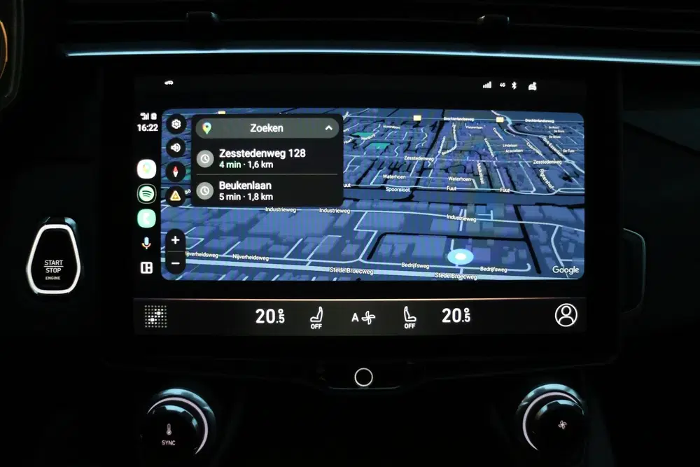 Lynk & Co 01 1.5 Midnight Black uit 2021, foto 14