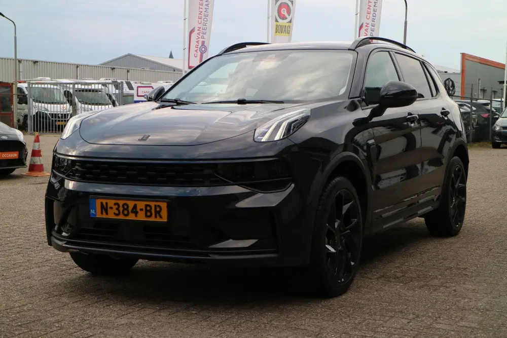 Lynk & Co 01 1.5 Midnight Black uit 2021, foto 2