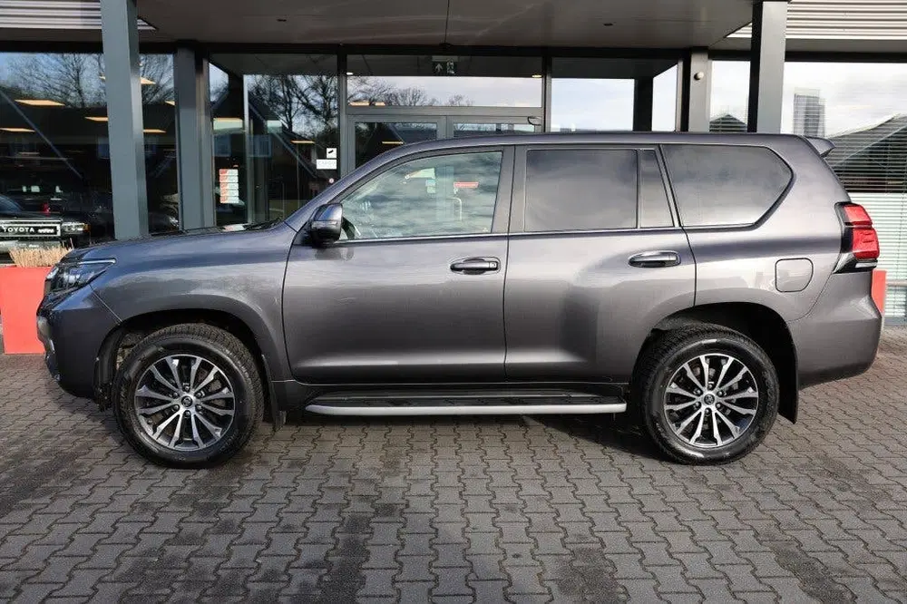 Toyota Land Cruiser 2.8 D-4D 5DRS EXECUTIVE A uit 2020, foto 2