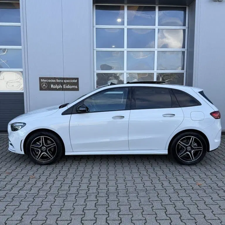 Mercedes-Benz B-Klasse 250 e Lux. Line uit 2024, foto 2