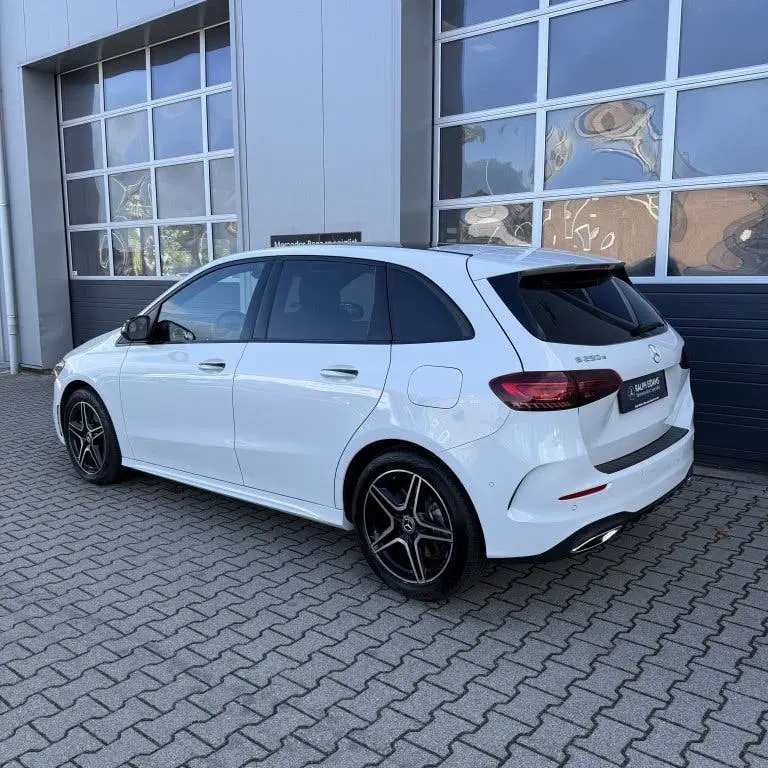 Mercedes-Benz B-Klasse 250 e Lux. Line uit 2024, foto 3